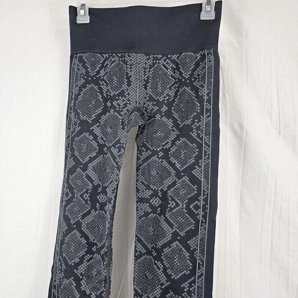 Lululemon Ebb To Street Pant Heathered Dark Slate Snake Women's Size 6 - Picture 5 of 10